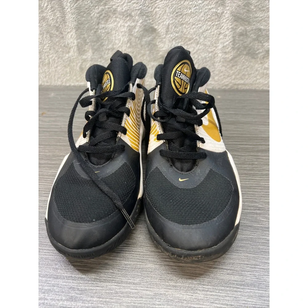 Nike Team Hustle D 9 Kids Basketball Shoes Black‎ Gold White Size 5Y Streetwear